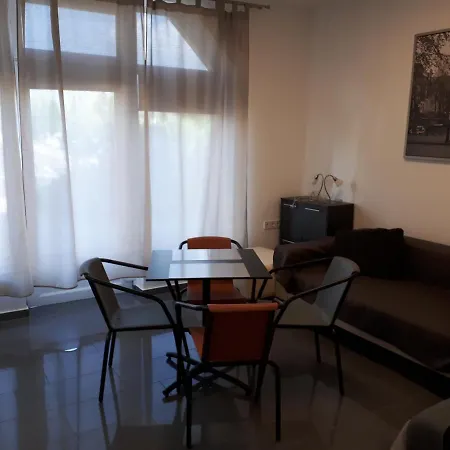 Kertvarosi Ii Lägenhet Tiszaújváros