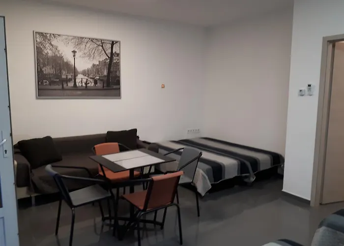 Kertvarosi Ii Lägenhet Tiszaújváros