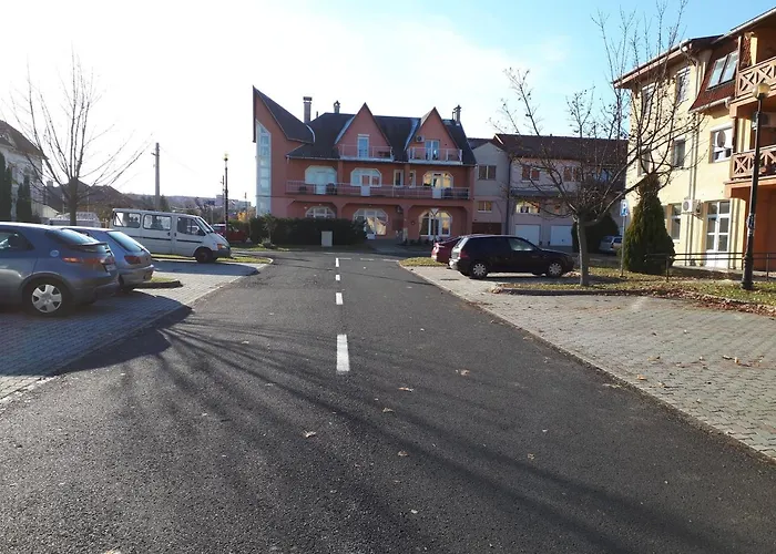 Kertvarosi Ii Lägenhet Tiszaújváros